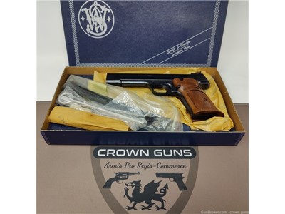 S&W 41 5.5" & 5" in 22lr w/ 2 Barrels, 2 mags, Box, Cleaning Kit, & Papers