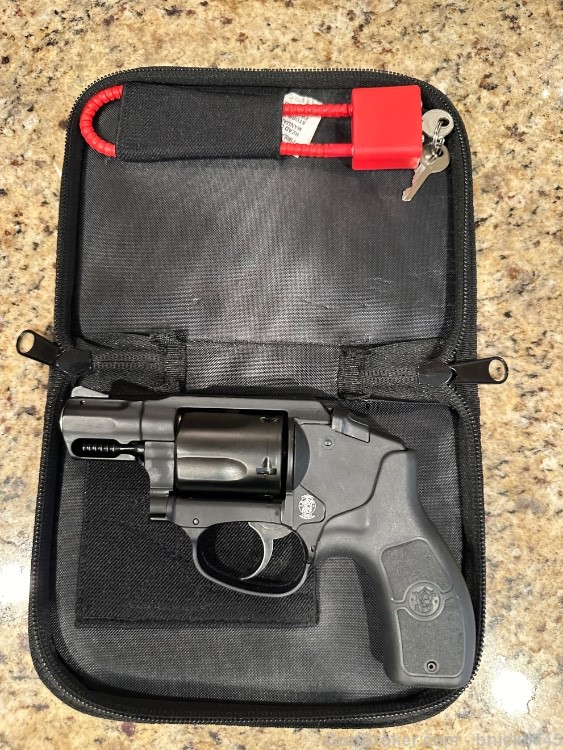 Smith & Wesson M&P Bodyguard With Laser .38 Special 2" Barrel-img-1