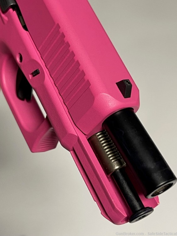 THIS EDC IS HOT...pink. Glock 19 Gen 5 w/ Custom Pink Cerakote - 3 mags!-img-5