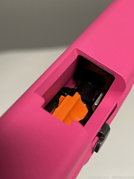 THIS EDC IS HOT...pink. Glock 19 Gen 5 w/ Custom Pink Cerakote - 3 mags!-img-4