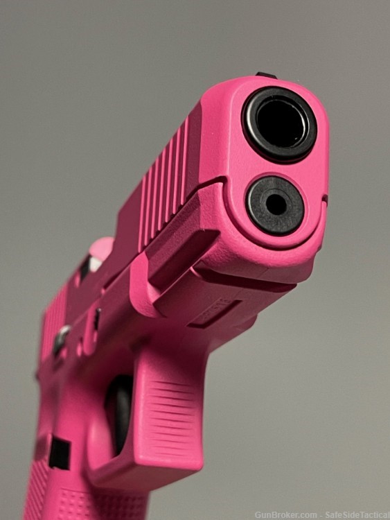THIS EDC IS HOT...pink. Glock 19 Gen 5 w/ Custom Pink Cerakote - 3 mags!-img-3