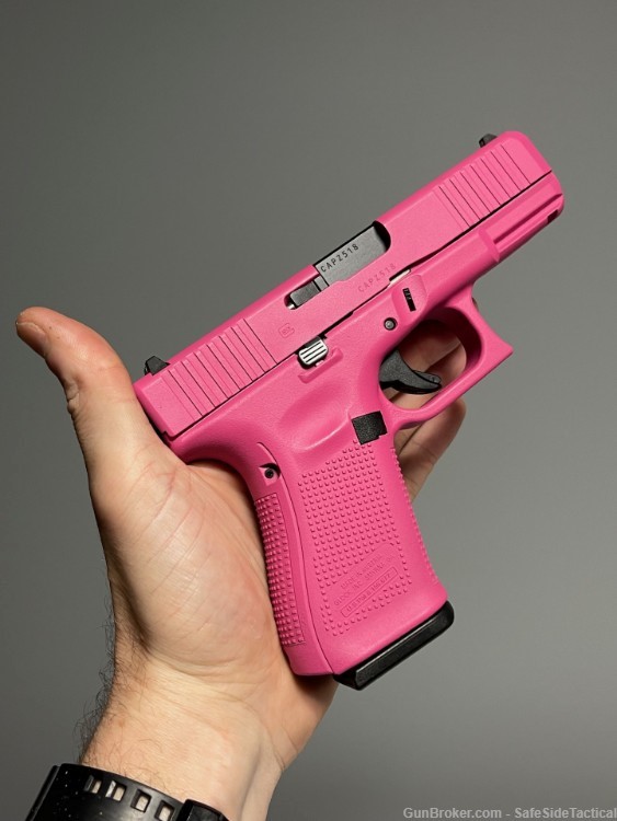 THIS EDC IS HOT...pink. Glock 19 Gen 5 w/ Custom Pink Cerakote - 3 mags!-img-6