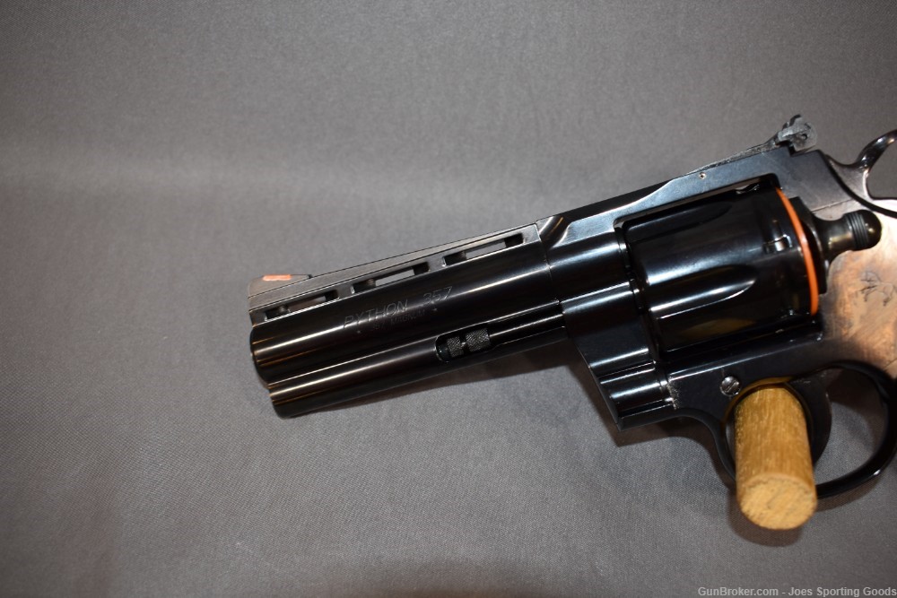 NiB - Blued Colt Python 4.25"- .357 Magnum Revolver w/ Factory Case-img-5