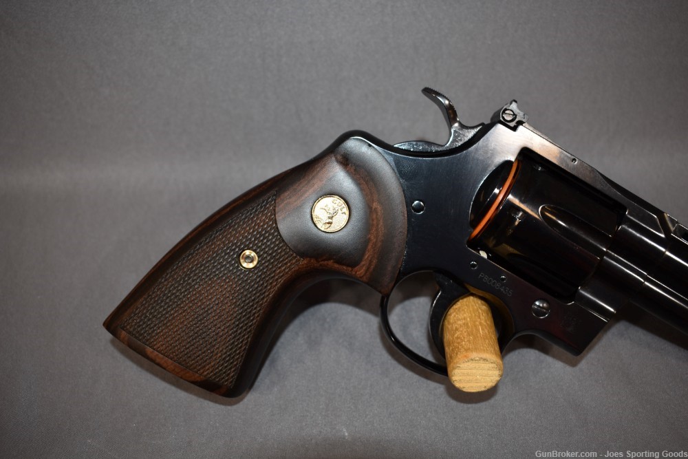 NiB - Blued Colt Python 4.25"- .357 Magnum Revolver w/ Factory Case-img-8