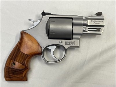 Like new M629 Performance Center 44 Magnum with 2.63 in. barrel. 