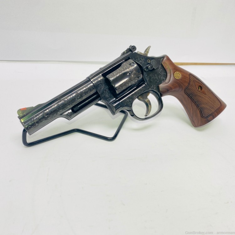 SMITH & WESSON MODEL 19 357 MAG ENGRAVED 1 OF 20 MADE BEAUTIFUL RARE NEW!-img-3