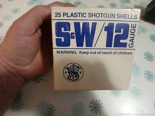 FULL WHITE 12 GA SMITH AND WESSON BOX NO 6 SHOT-clean one-img-0
