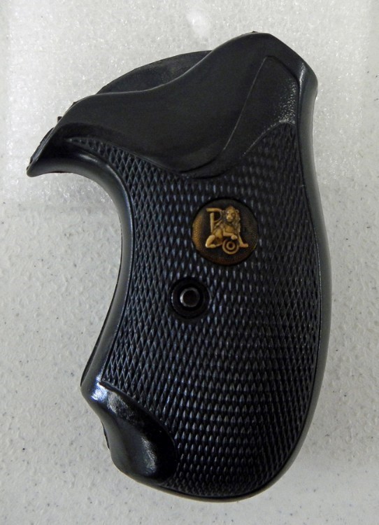 Pachmayr Compac Grip. Smith-Wesson J Frame. Square Butt. Like NEW.-img-1