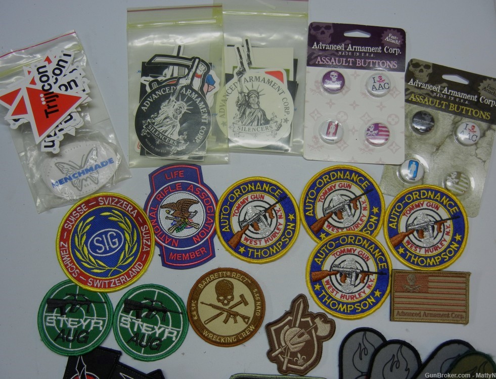 Patches , Pins and Stickers -img-1