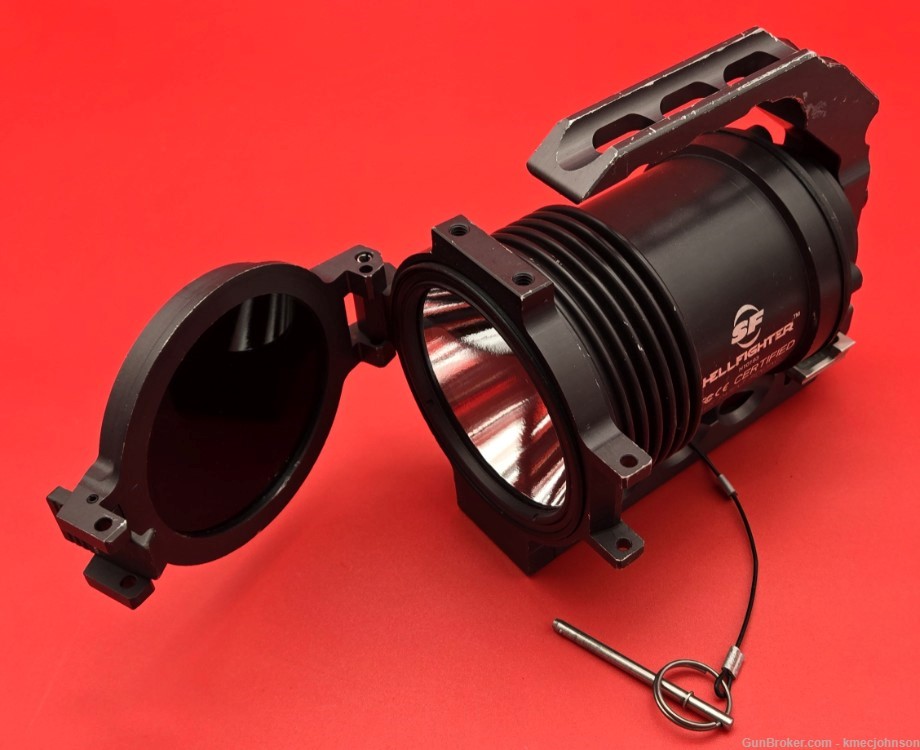SUREFIRE HELLFIGHTER Weapon, HID, Search, Spot Light - Case & Cables-img-0