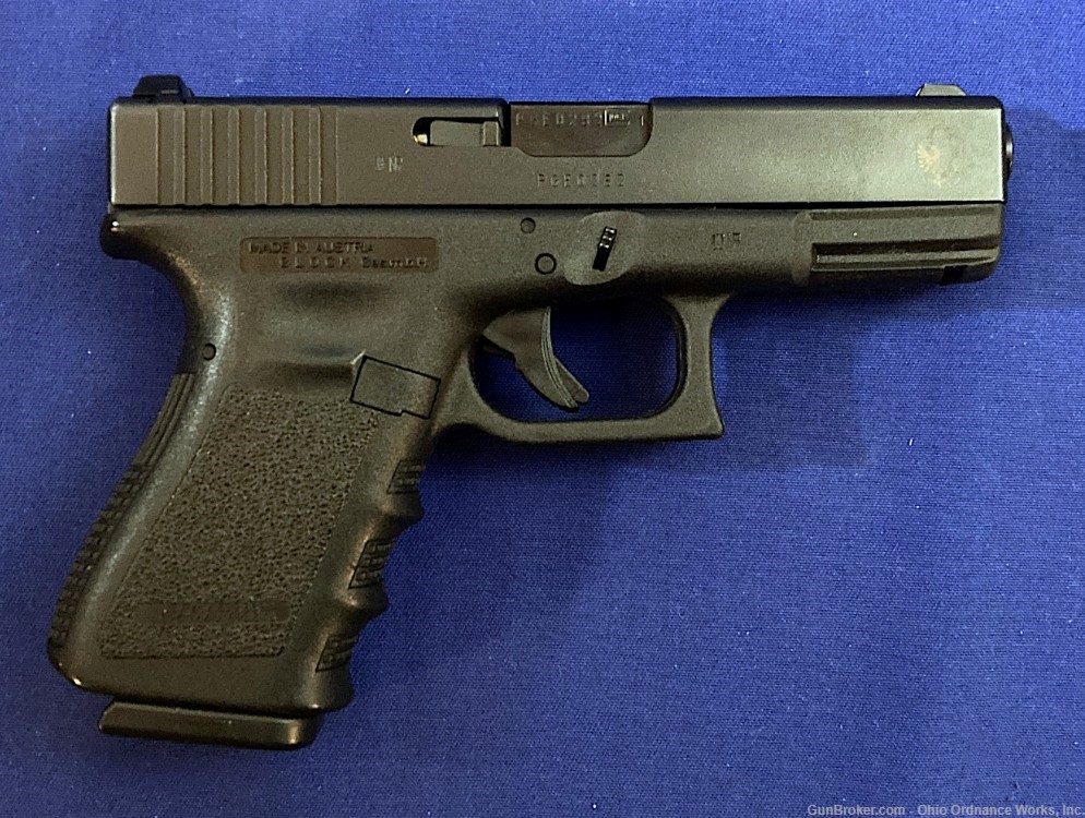 Rare Swiss Geneva Police Contract Glock 19-img-1