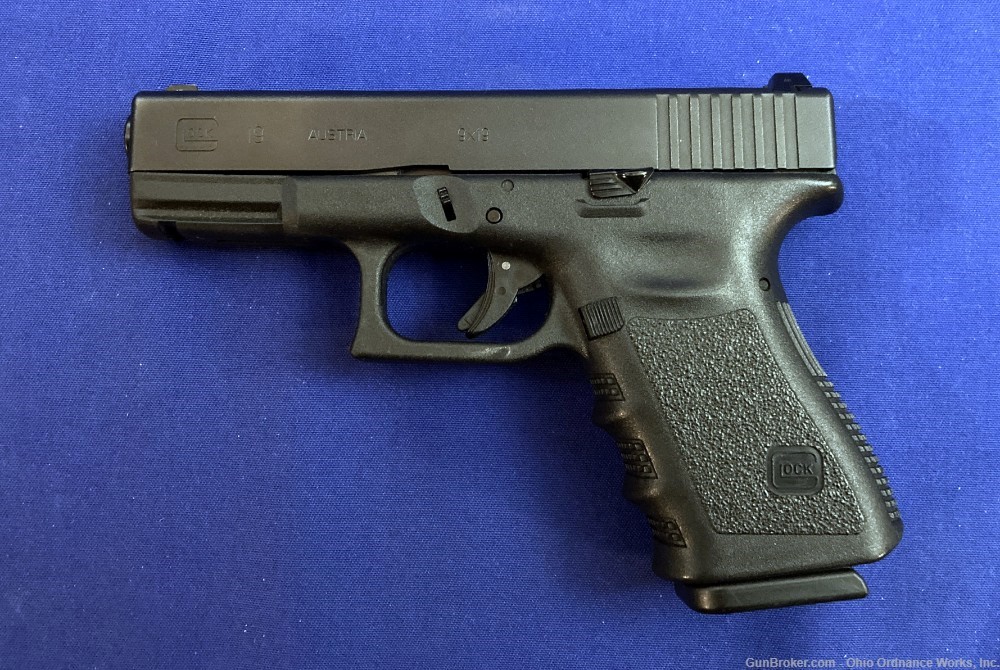 Rare Swiss Geneva Police Contract Glock 19-img-0