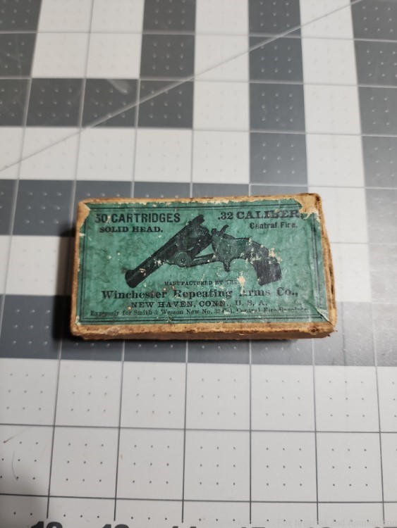 Vintage 2 Piece Box of Winchester 32 S&W CF, 39 Rounds-img-0