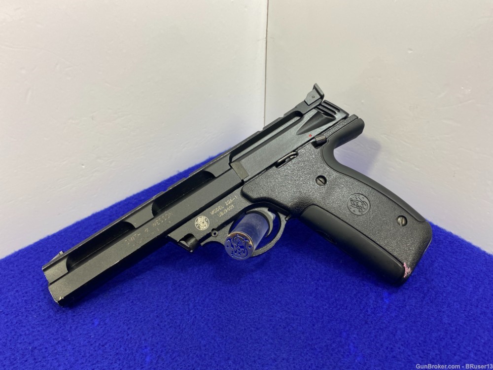 Smith Wesson 22A-1 .22LR Black 5.5" *GREAT LIGHTWEIGHT PLINKING PISTOL*-img-0