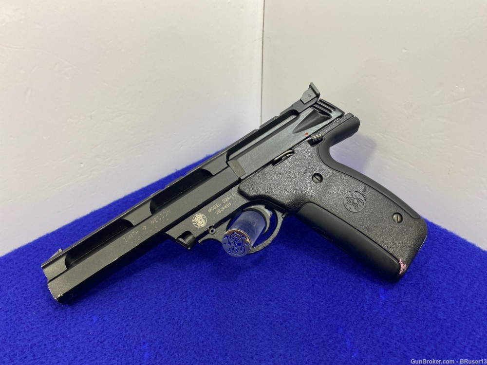 Smith Wesson 22A-1 .22LR Black 5.5" *GREAT LIGHTWEIGHT PLINKING PISTOL*-img-2