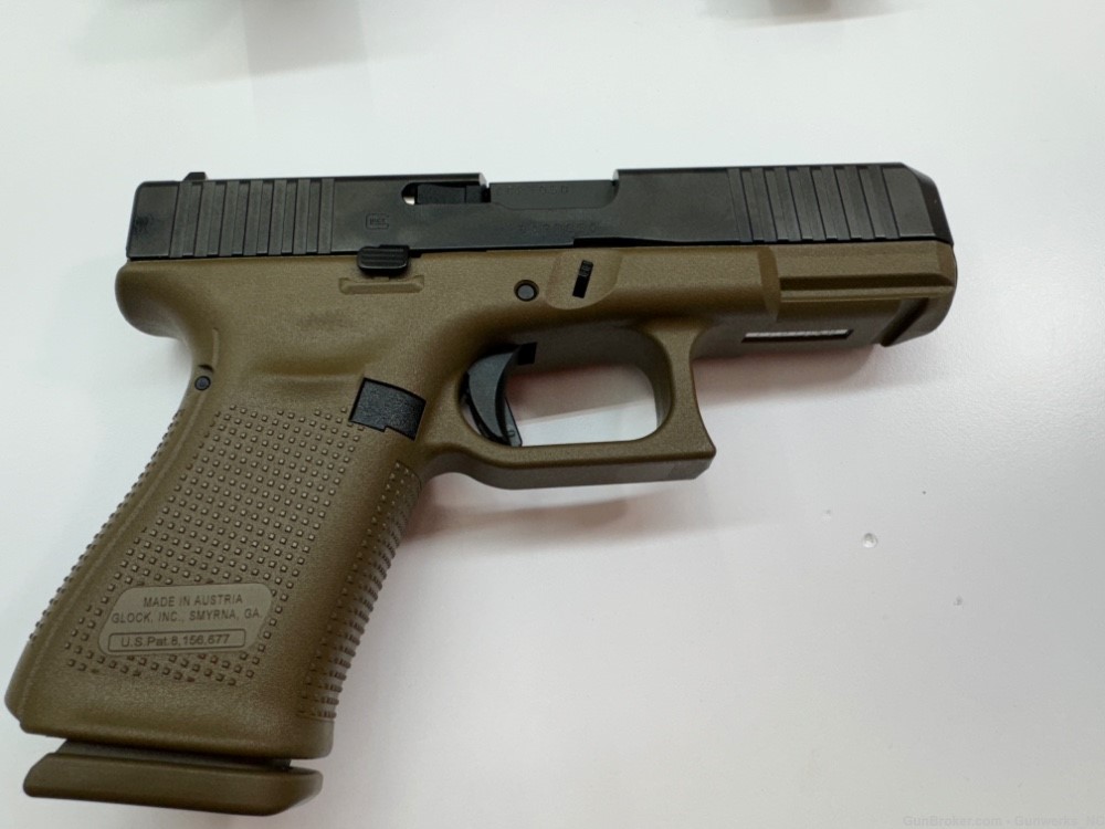 BRAND NEW - Glock 19 Gen 5 Two-tone FDE and Black-img-2