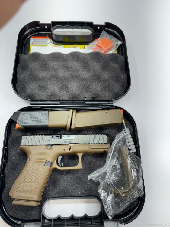 BRAND NEW - Glock 19 Gen 5 Two-tone FDE and Black-img-0