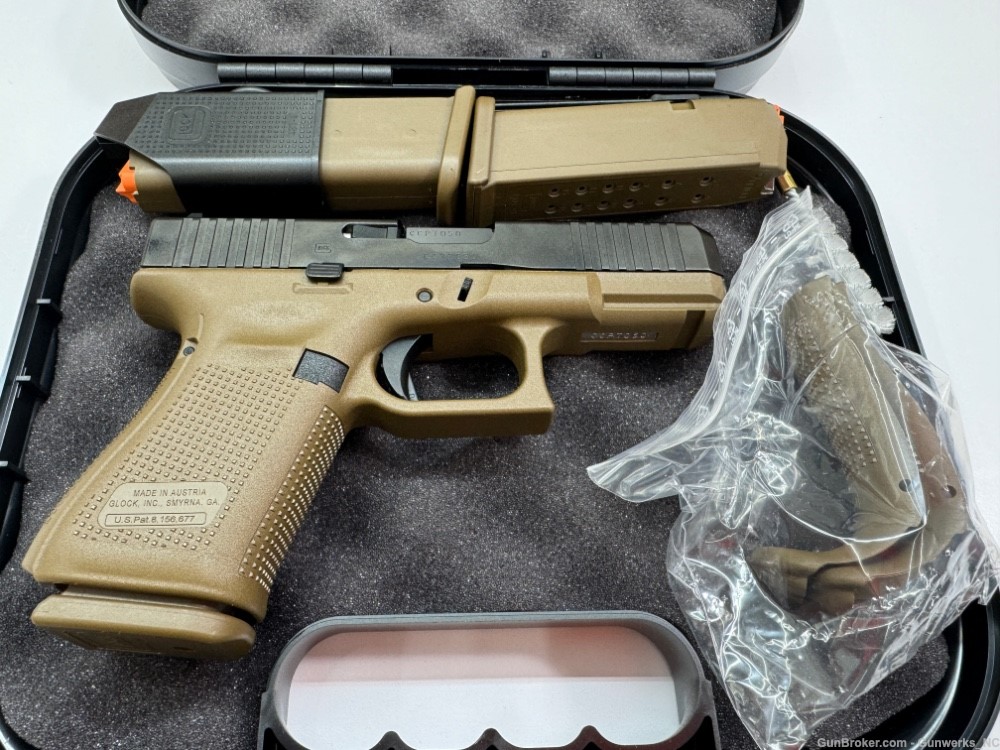 BRAND NEW - Glock 19 Gen 5 Two-tone FDE and Black-img-1