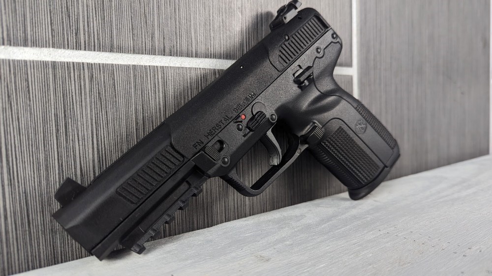 FNH FN  Five-Seven five seven 5.7x28-img-1