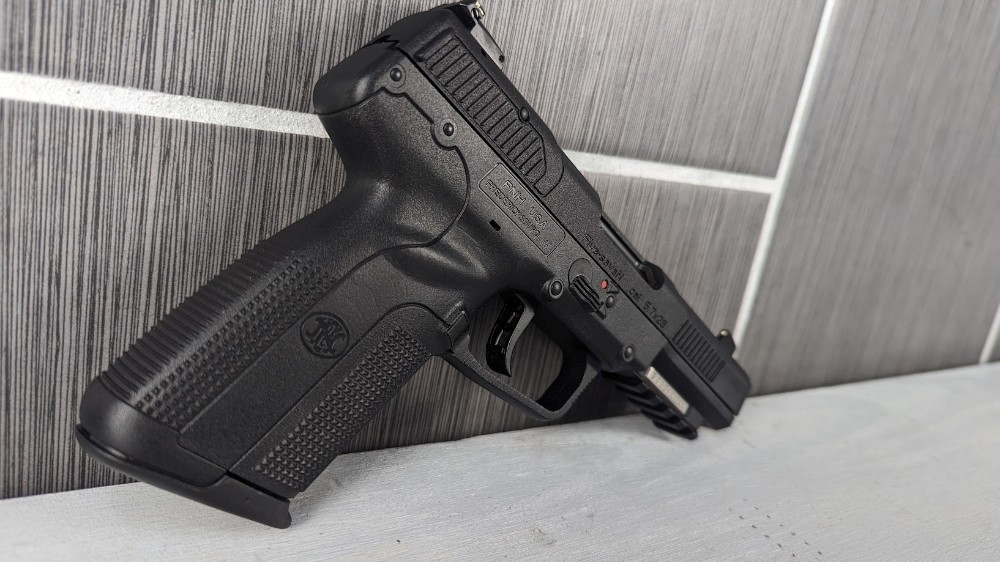 FNH FN  Five-Seven five seven 5.7x28-img-3
