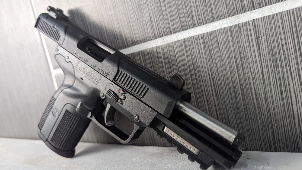 FNH FN  Five-Seven five seven 5.7x28-img-7