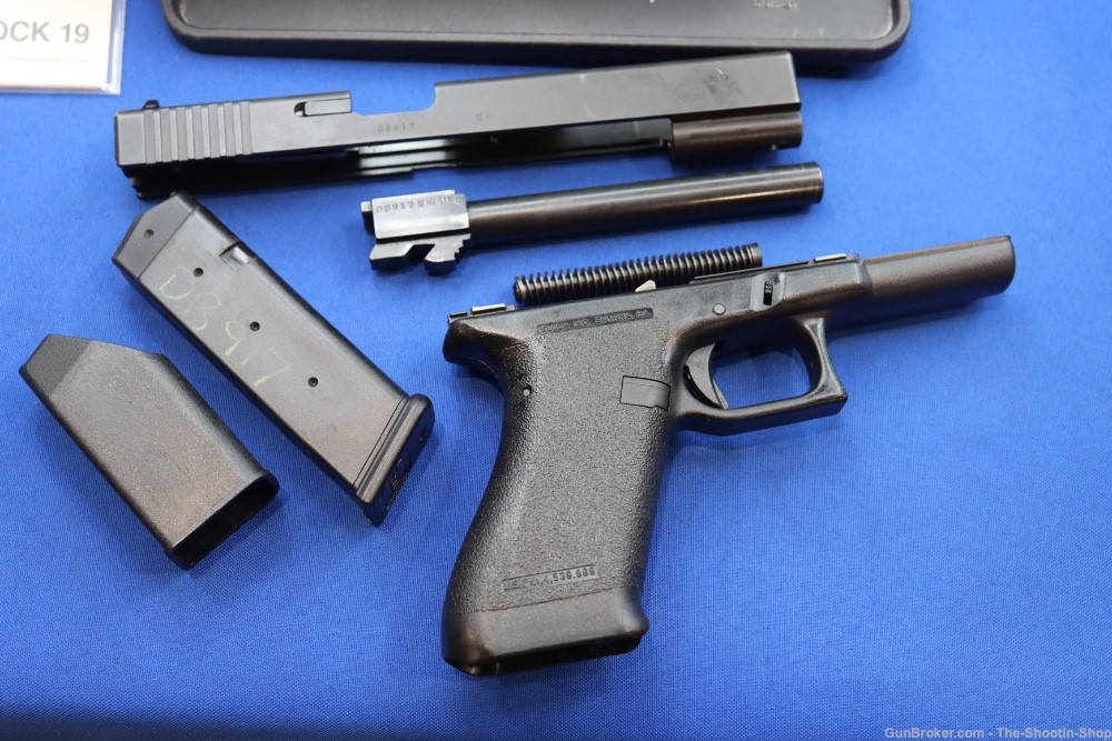 Glock Model G17L GEN1 Pistol G17 LONG SLIDE GEN 1 OCT 1988 9MM 6" Ported-img-44