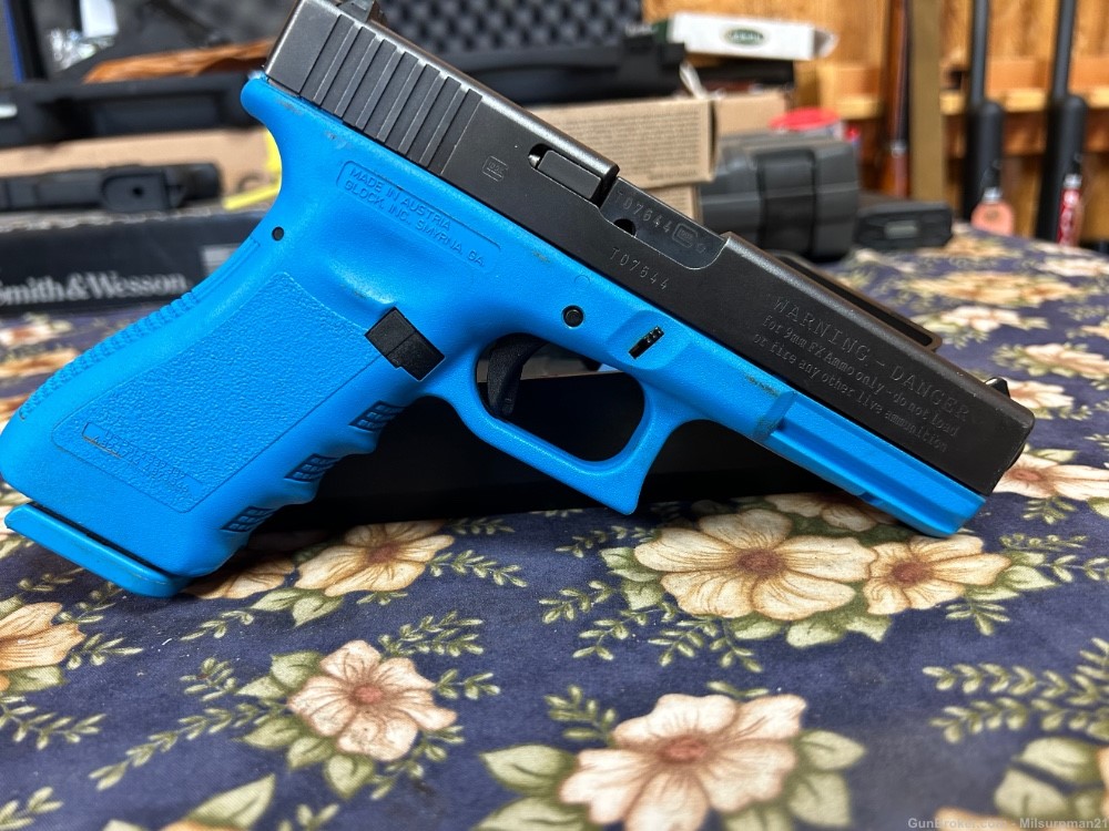 Glock 17T w/Simunition ammo Rare and hard to find with ammo -img-0
