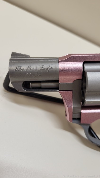 Charter Arms model The Pink Lady .38 SPL 5 shot rubber grip.-img-7