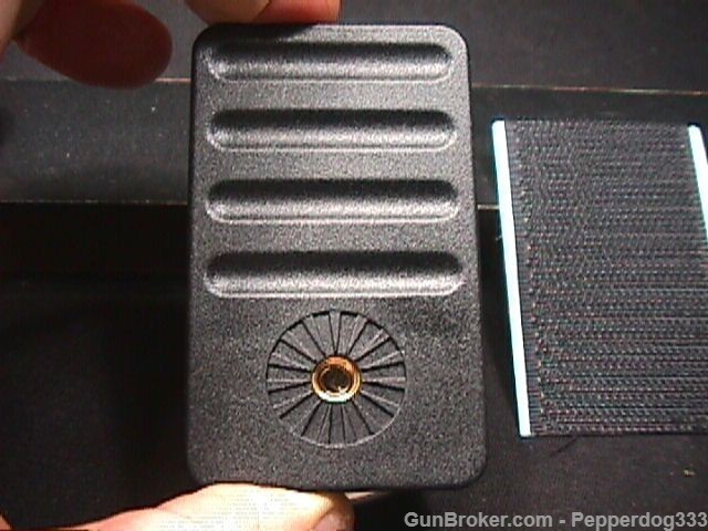 A Brand New Unused Black Scorpion Gear Magnetic Magazine Pouch Ready to Use-img-2