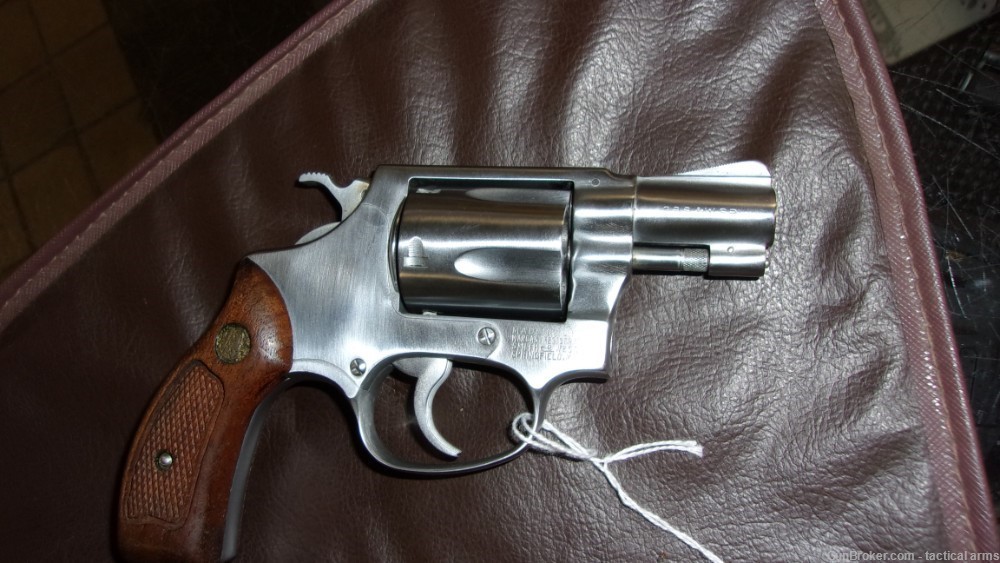 Smith & Wesson Model 36 - 38 Special CHROME-img-3