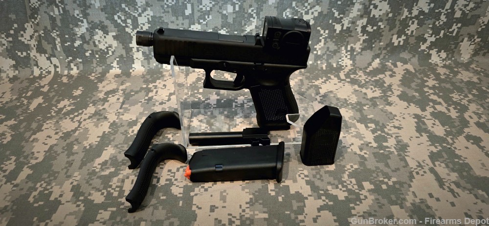GLOCK G19  Gen 5 9mm Custom G19  by B&T  Mounted ACRO P-2 Suppressor ready!-img-2