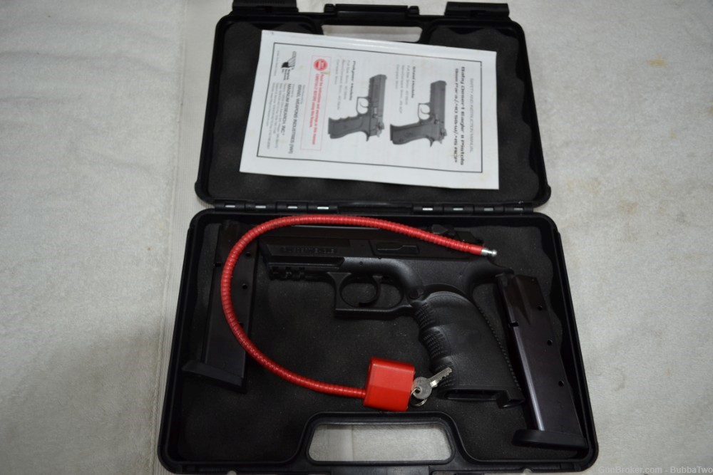 Bul Ltd./Magnum Research Baby Eagle III semi compact 9X19 s/a pistol 4" -img-0
