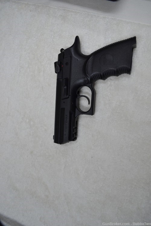 Bul Ltd./Magnum Research Baby Eagle III semi compact 9X19 s/a pistol 4" -img-1