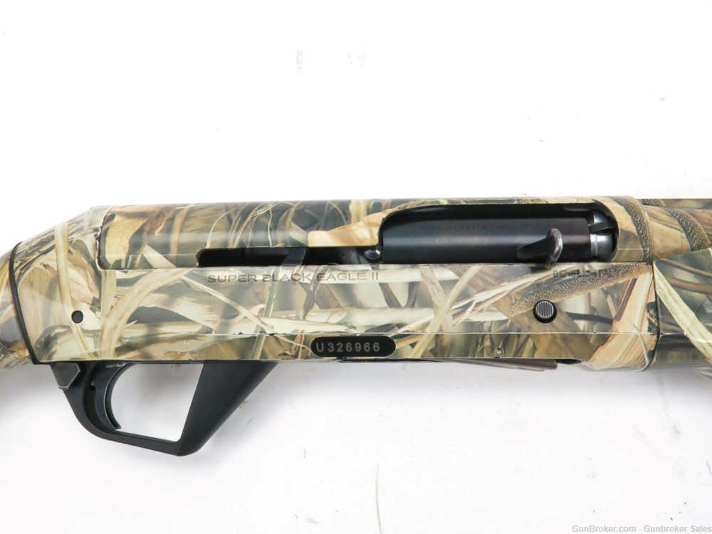 Benelli Super Black Eagle II 12GA 26" Semi-Automatic Shotgun w/ Chokes-img-32