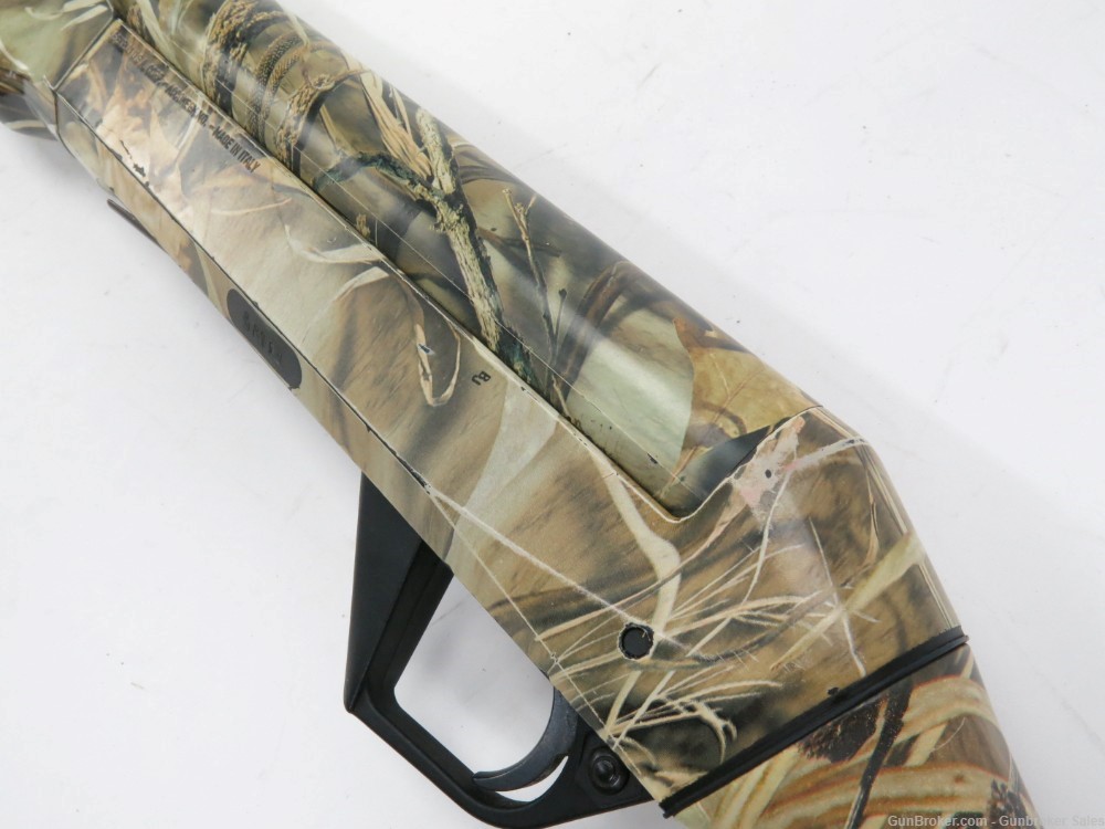 Benelli Super Black Eagle II 12GA 26" Semi-Automatic Shotgun w/ Chokes-img-16