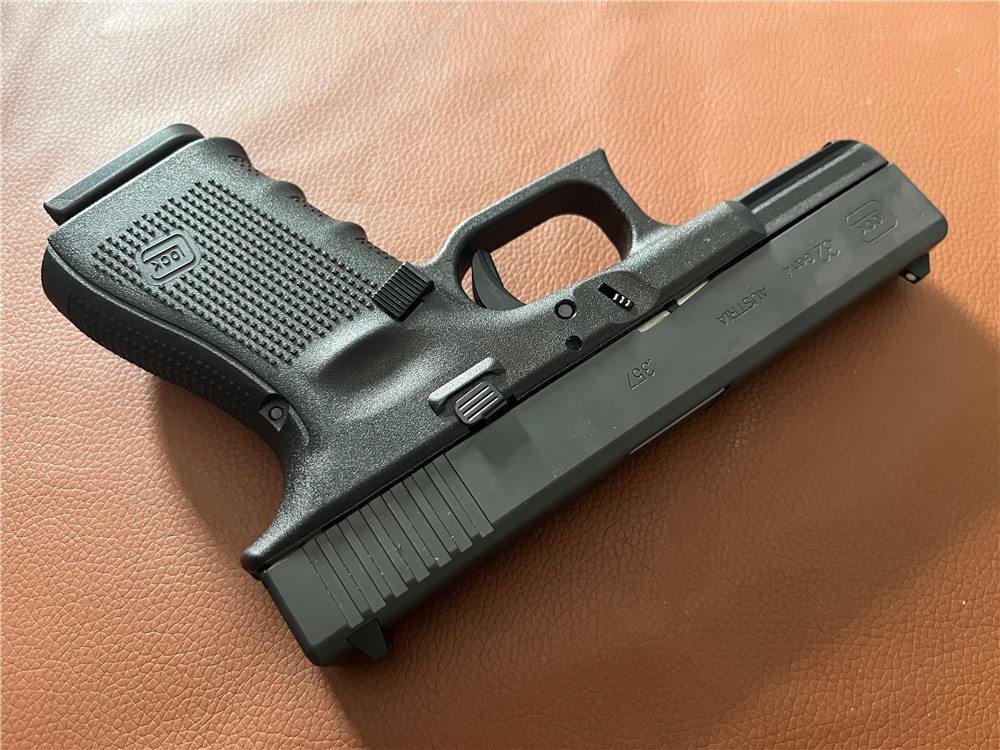 Glock 32 Gen 4 .357 SIG NIB 3 Mags Fast Shipping -img-4