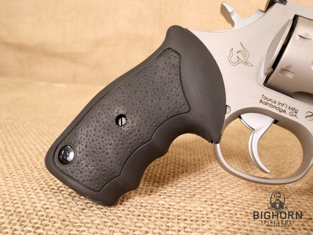 Taurus Model 608, 6.5", .357 mag 8-Shot Revolver, Ported Barrel NEW IN BOX-img-11