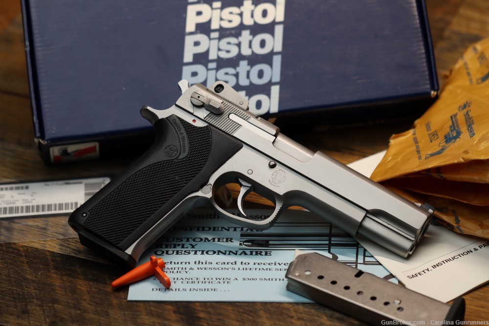 OUTSTANDING Smith & Wesson 1006 10mm 5" Semi Auto S&W Pistol-img-8