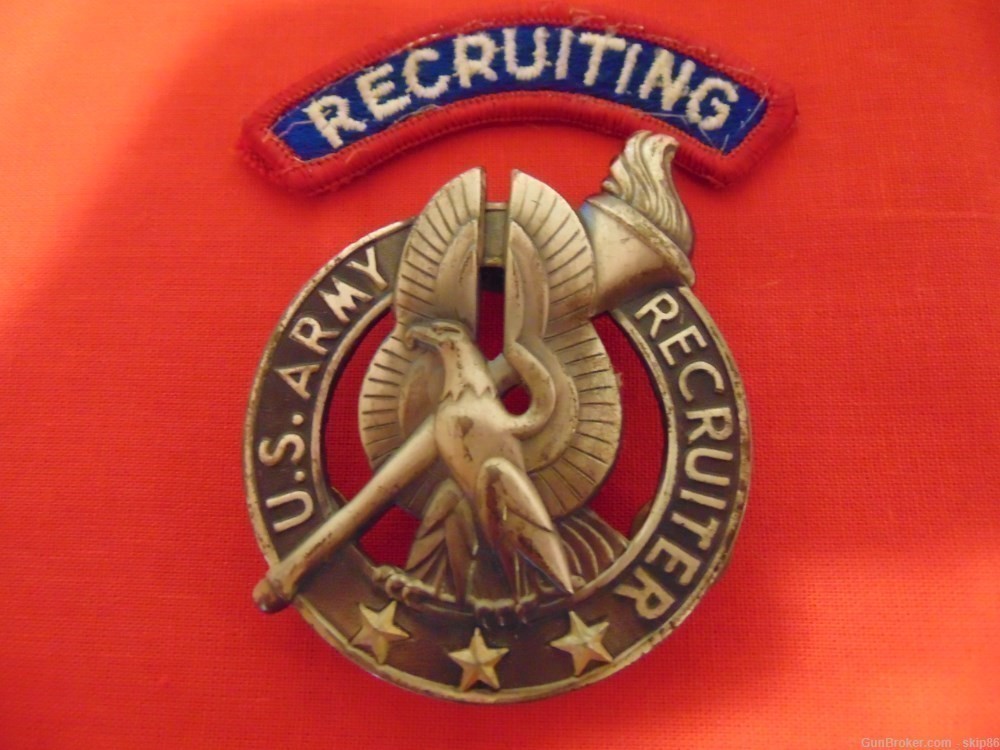 U.S.Army recruiting badge and insignia-img-0