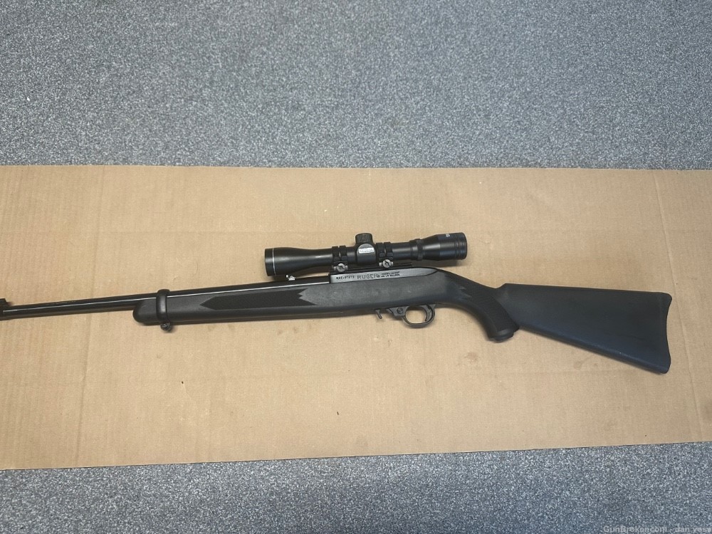 Ruger 10/22 rifle good condition barely used -img-2