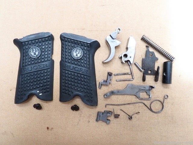 Ruger P94 DAO .40 Pistol Internal Small Parts Lot -img-0