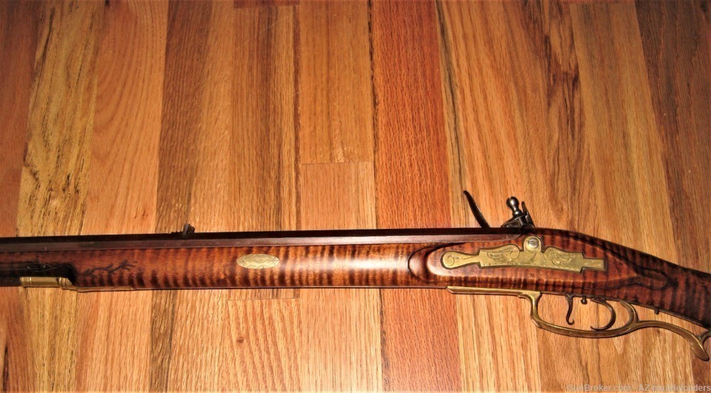 Kentucky Rifle by Frank Burton, 40 Cal Douglas XX Barrel, Curly Maple Stock-img-5
