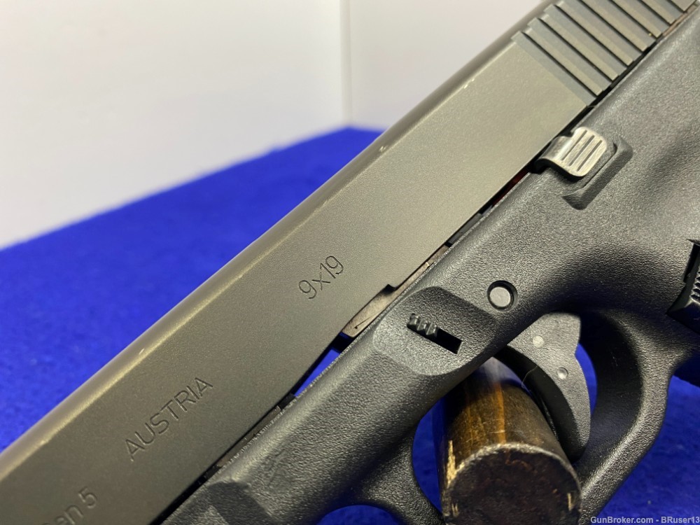 Glock 17 Gen 5 9mm Black 4.49" *WELL-KNOWN FOR ITS LONGEVITY & RELIABILITY*-img-9