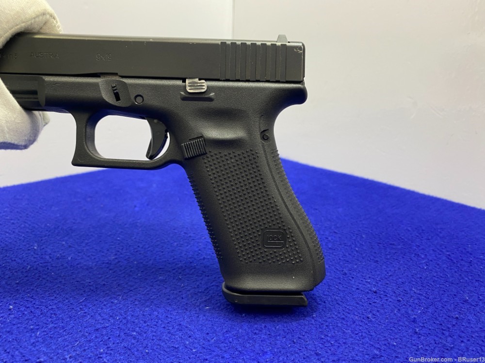 Glock 17 Gen 5 9mm Black 4.49" *WELL-KNOWN FOR ITS LONGEVITY & RELIABILITY*-img-40