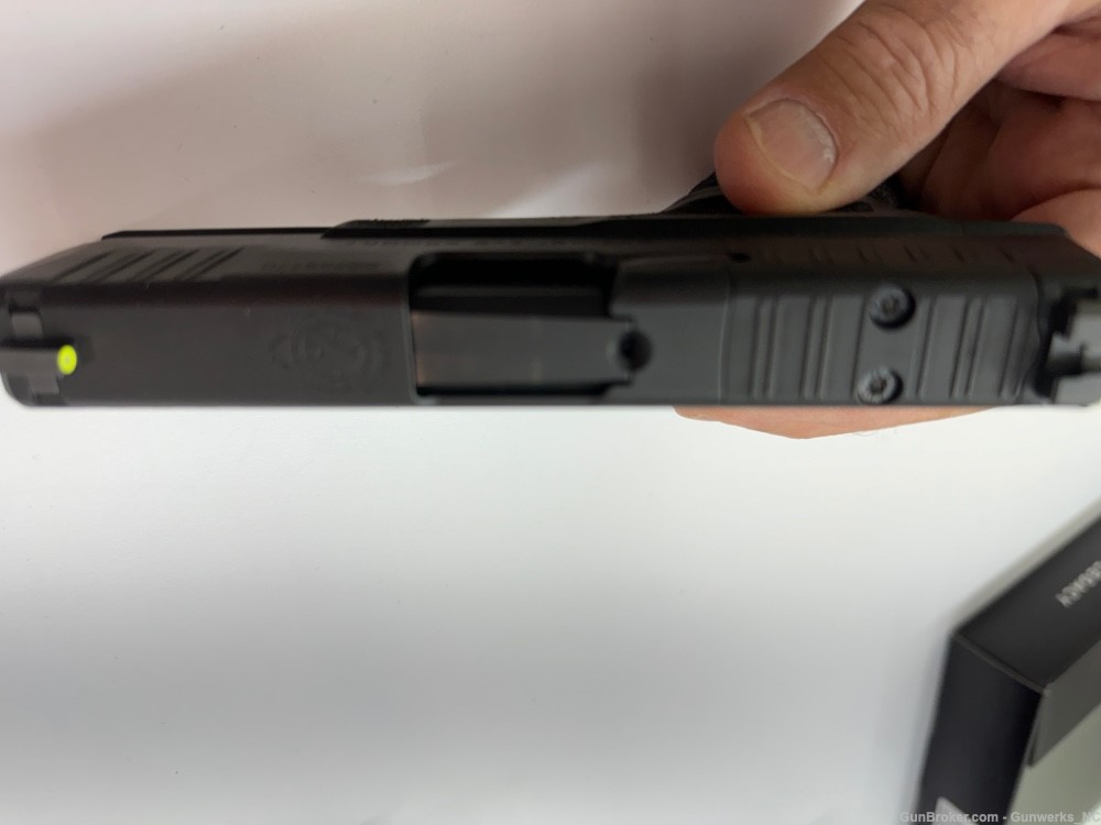 LIGHTLY USED - Springfield Hellcat OSP PRO Pistol in 9mm - 5 magazines-img-3