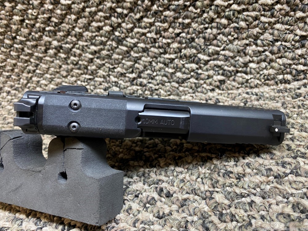 Smith & Wesson M&P M2.0 10mm Black Finish Optics Ready 4" BBL 15+1-img-9