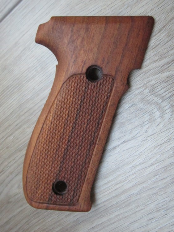 Sig Sauer P226 Grips Vintage Checkered Wood Walnut + Screws Washers NOS LT-img-1