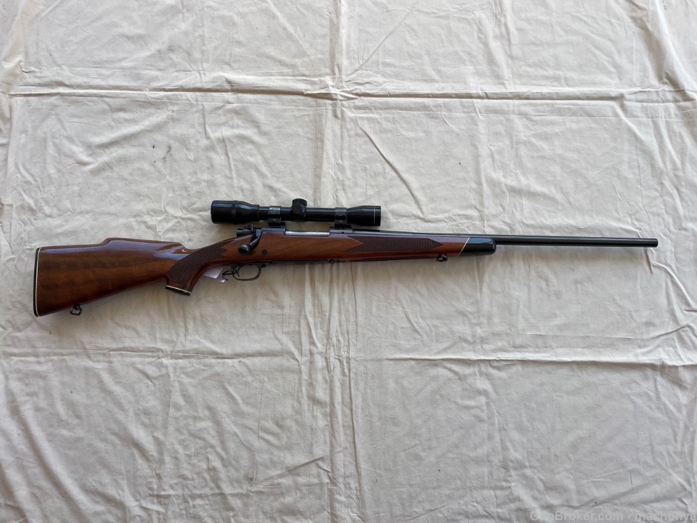 Winchester Model 70 Bolt Action Rifle 30-06 w/ Scope Nice Condition-img-0