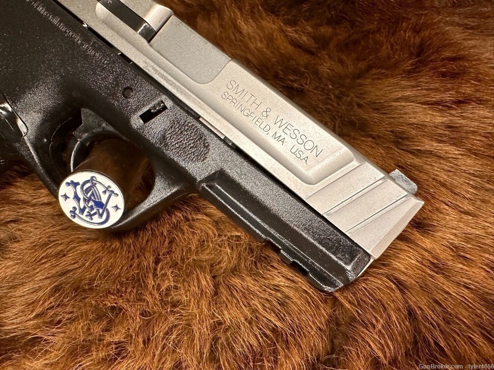 Smith & Wesson SD40 VE .40 S&W Pistol-img-5