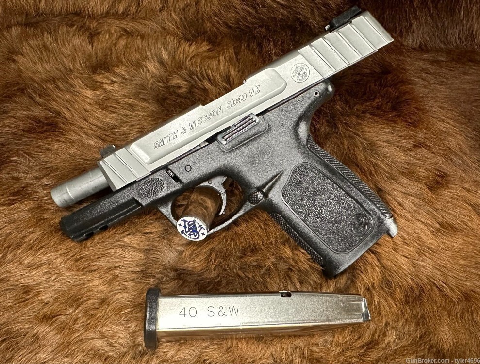 Smith & Wesson SD40 VE .40 S&W Pistol-img-2